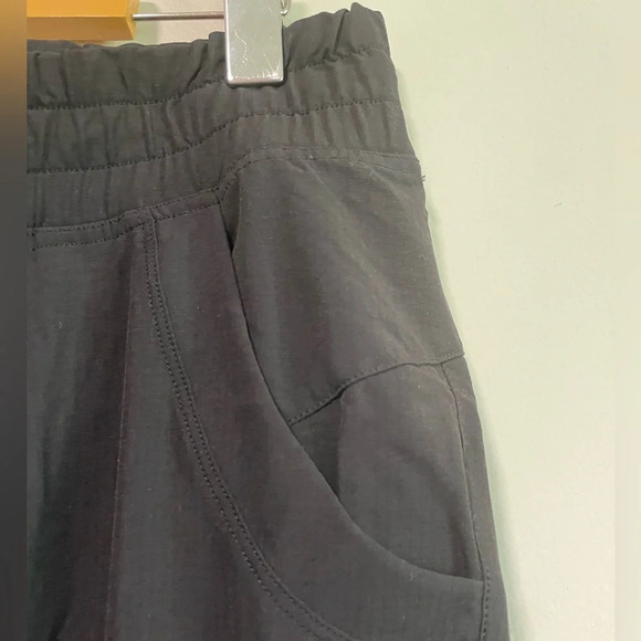 MEC Women’s Black Drawstring Pants - Size 10 - Picture 4 of 8